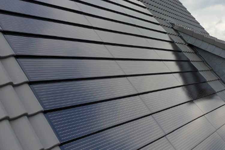 TEgole fotovoltaiche tetti caserme